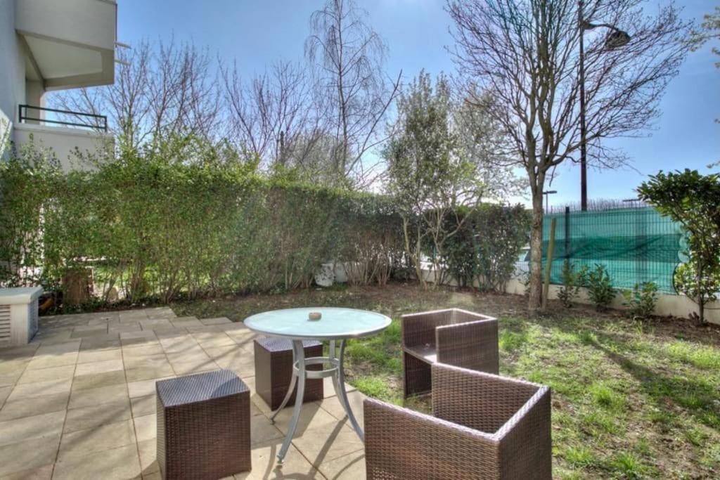 Studio Spacieux Avec Terrasse Et Parking Вири-Шатийон Экстерьер фото